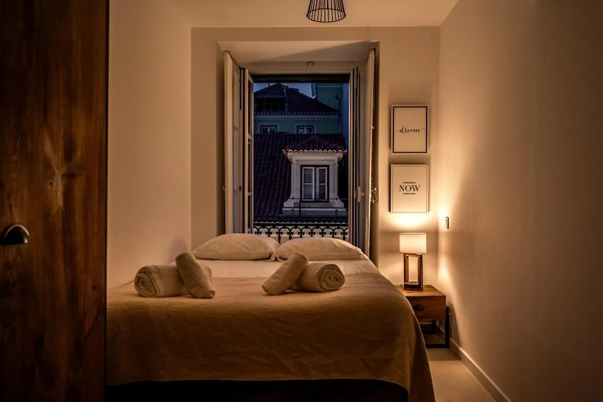 Apartment Lovely 2 Bed Apt In The Heart Of Lisbon With Ac