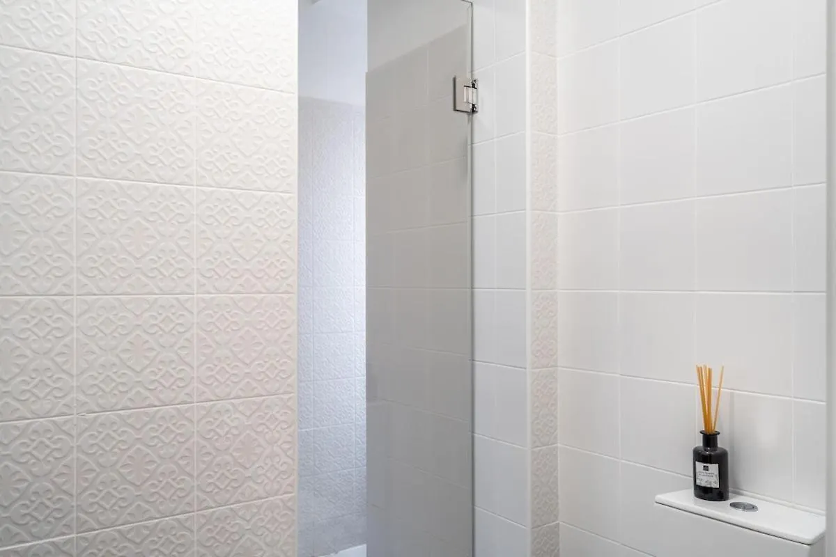 Apartment Lovely 2 Bed Apt In The Heart Of Lisbon With Ac
