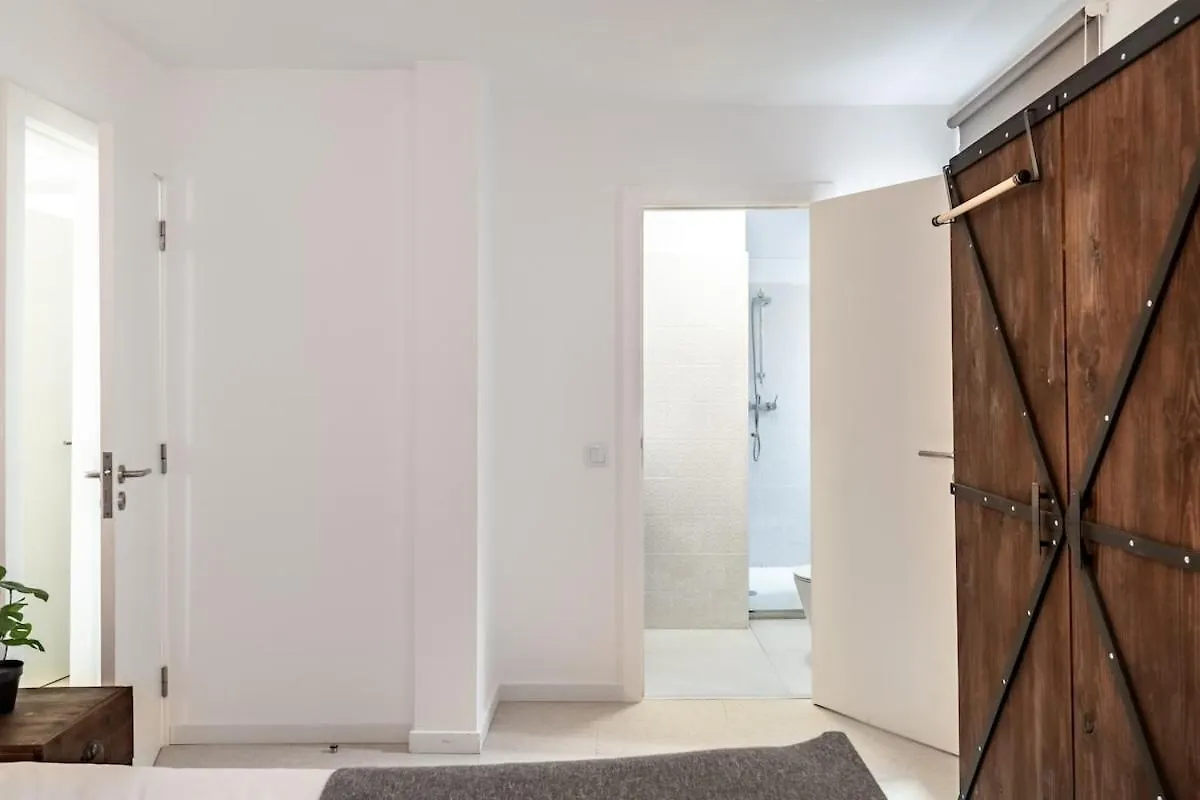 Apartment Lovely 2 Bed Apt In The Heart Of Lisbon With Ac