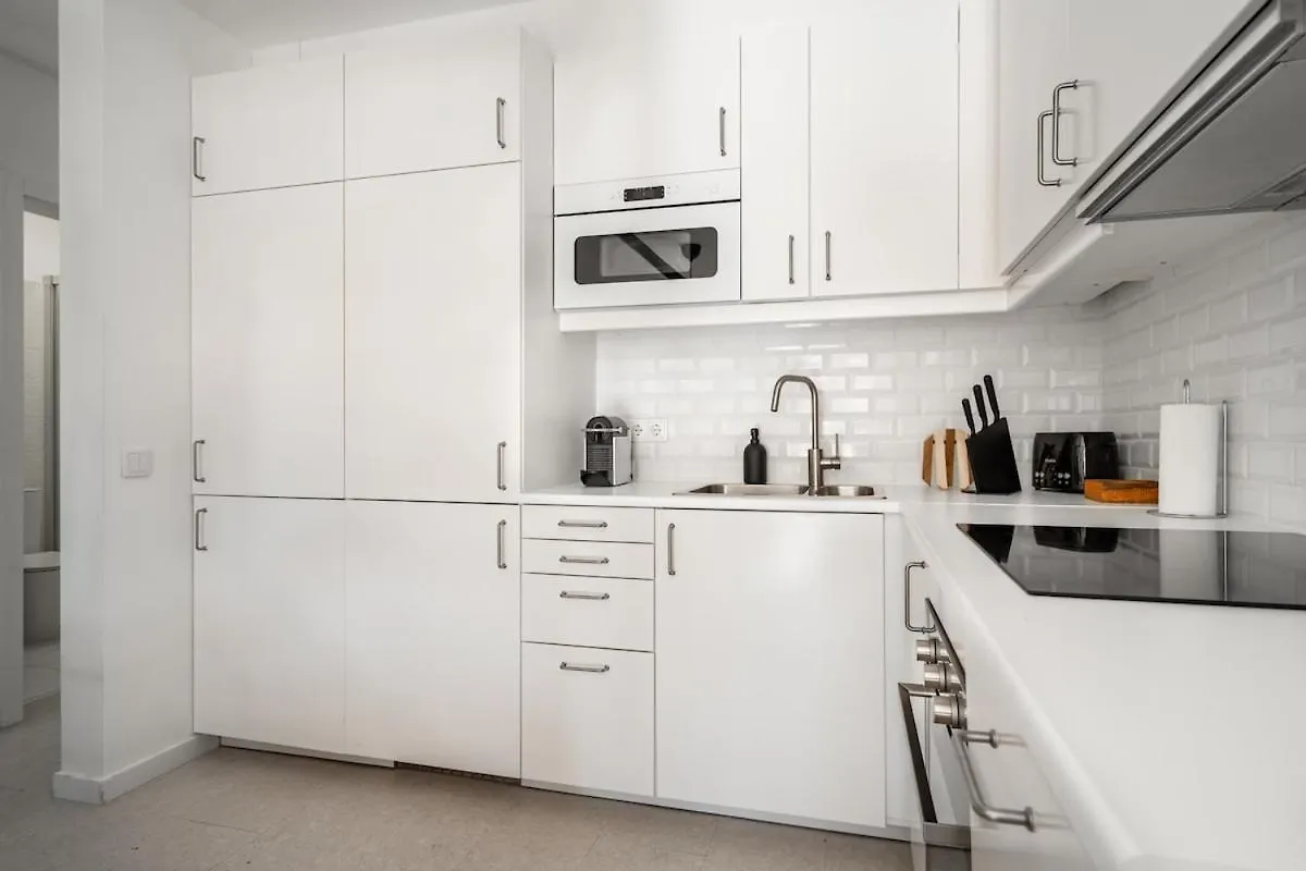 Lovely 2 Bed Apt In The Heart Of Lisbon With Ac