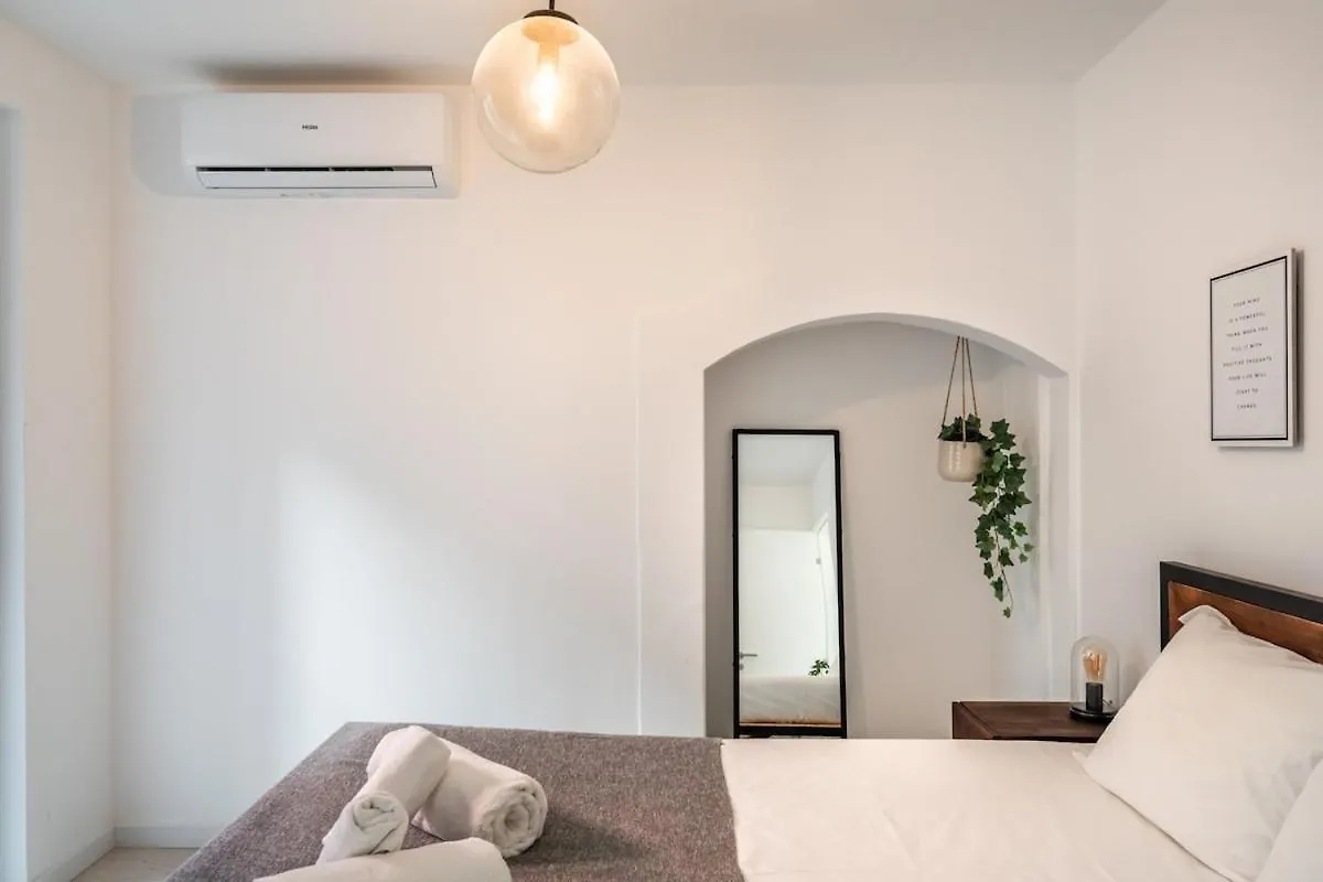 Apartment Lovely 2 Bed Apt In The Heart Of Lisbon With Ac