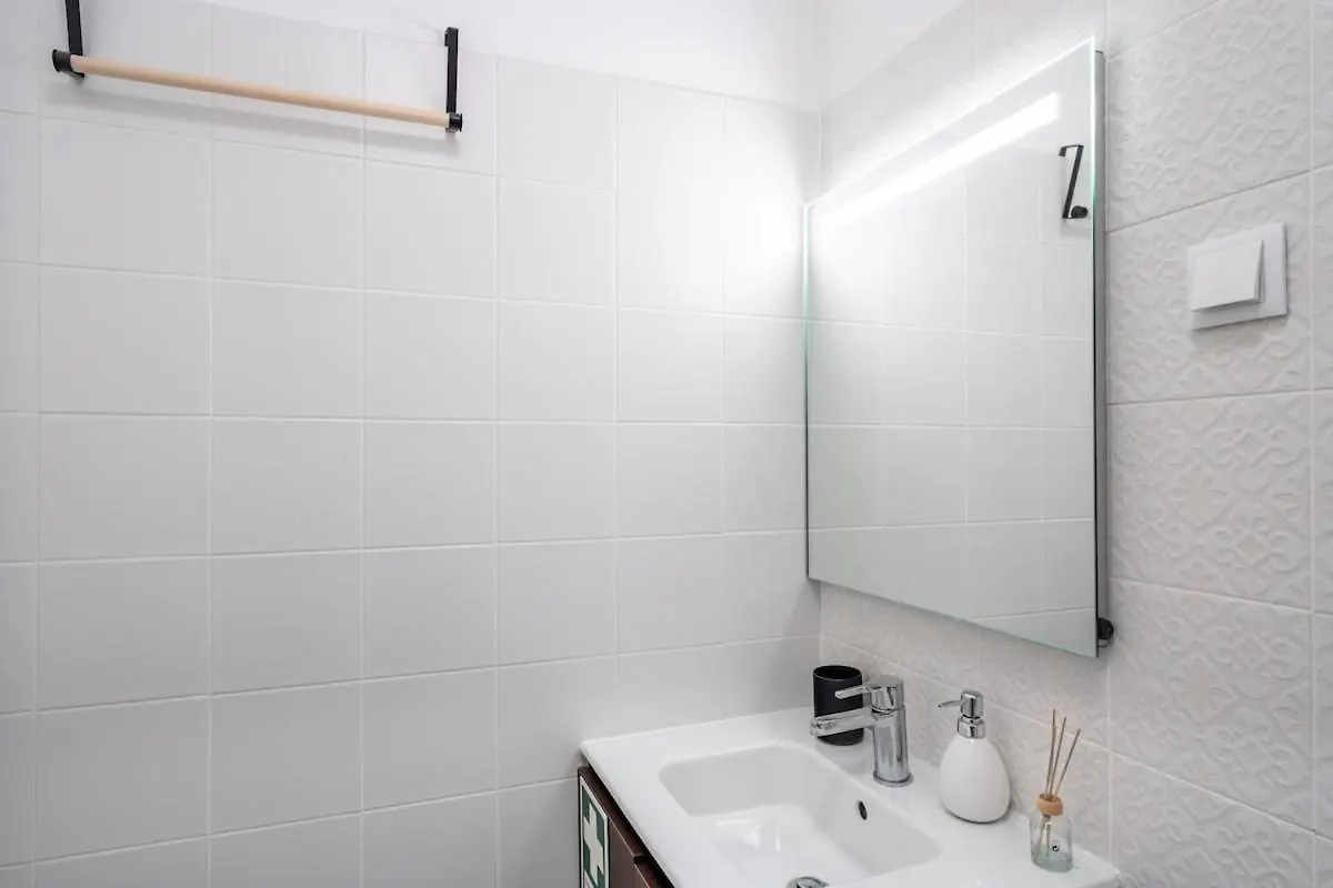 Lovely 2 Bed Apt In The Heart Of Lisbon With Ac Portugal