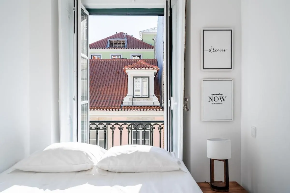 Lovely 2 Bed Apt In The Heart Of Lisbon With Ac 0*,  Portugal